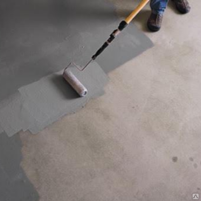 Покраска бетонного пола и других бетонных конструкций выполняется в гаражах и мастерских, а иногда и на площадках, крыльцах, в смотровых ямах
