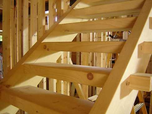 Изготовление деревянной лестницы своими руками: пошаговое руководство - handskill.ru