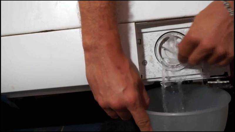 Почему стиральная машина набирает воду и сразу сливает?