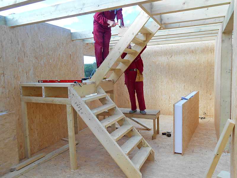 Как сделать деревянную лестницу на второй (2) этаж своими руками – видео