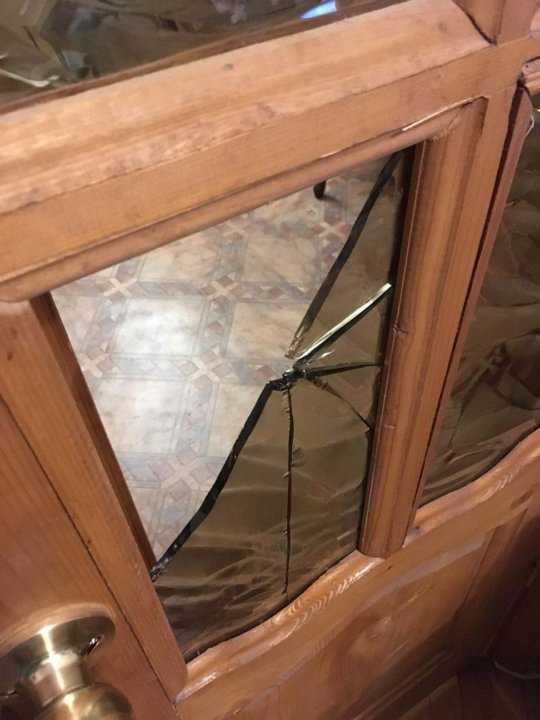 Замена стекла в межкомнатной двери, как правильно заменить стекло в двери