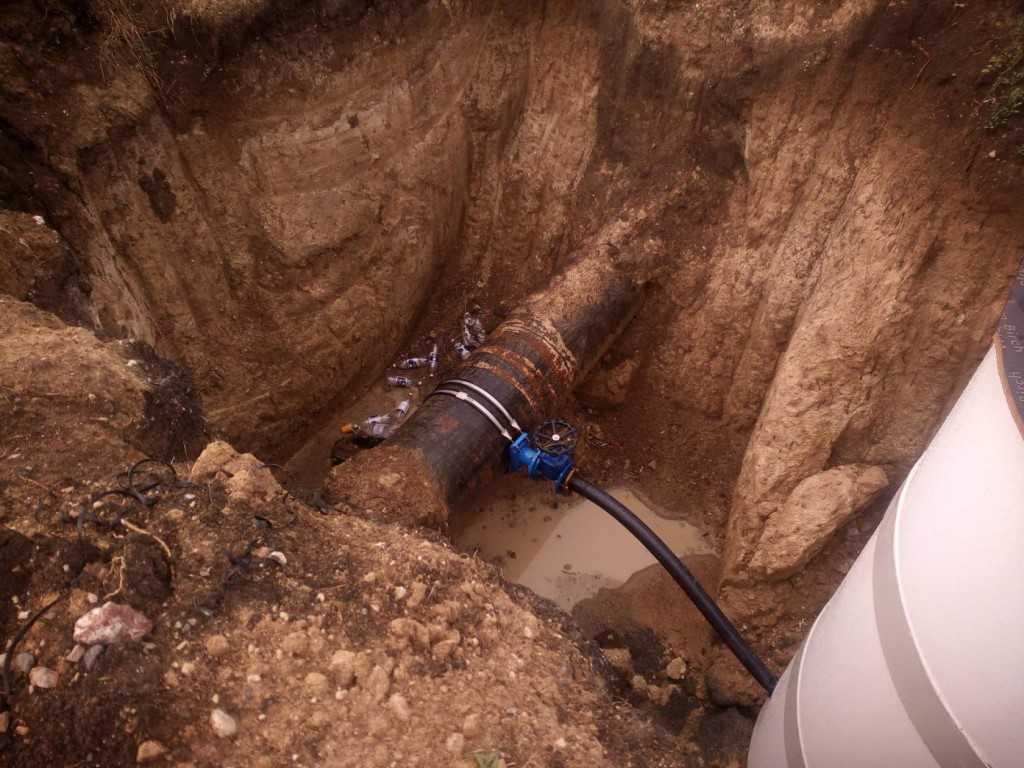 Как сделать врезку трубы водопровода, канализации | советы хозяевам.рф