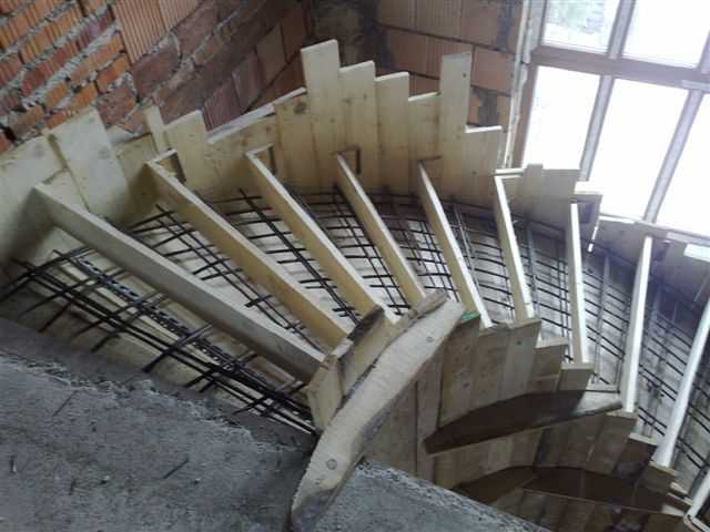 Опалубка для лестницы из бетона