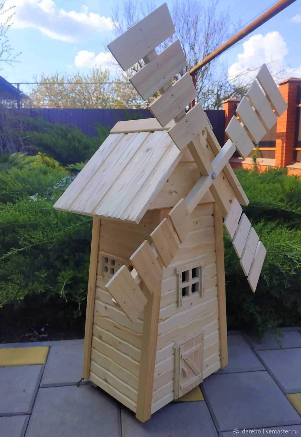 Мельница из дерева для сада на дачном участке, сделанная своими руками