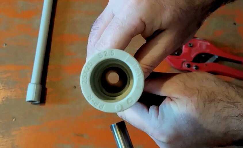 Как запаять пластиковую трубу без паяльника