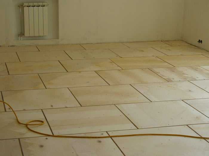  приклеить фанеру к бетонному полу: клей для укладки на стяжку