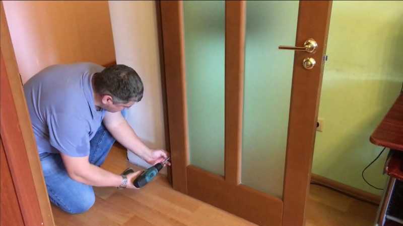 Замена разбитого стекла в межкомнатной двери: как сделать ремонт межкомнатных дверей и поменять стекло своими руками