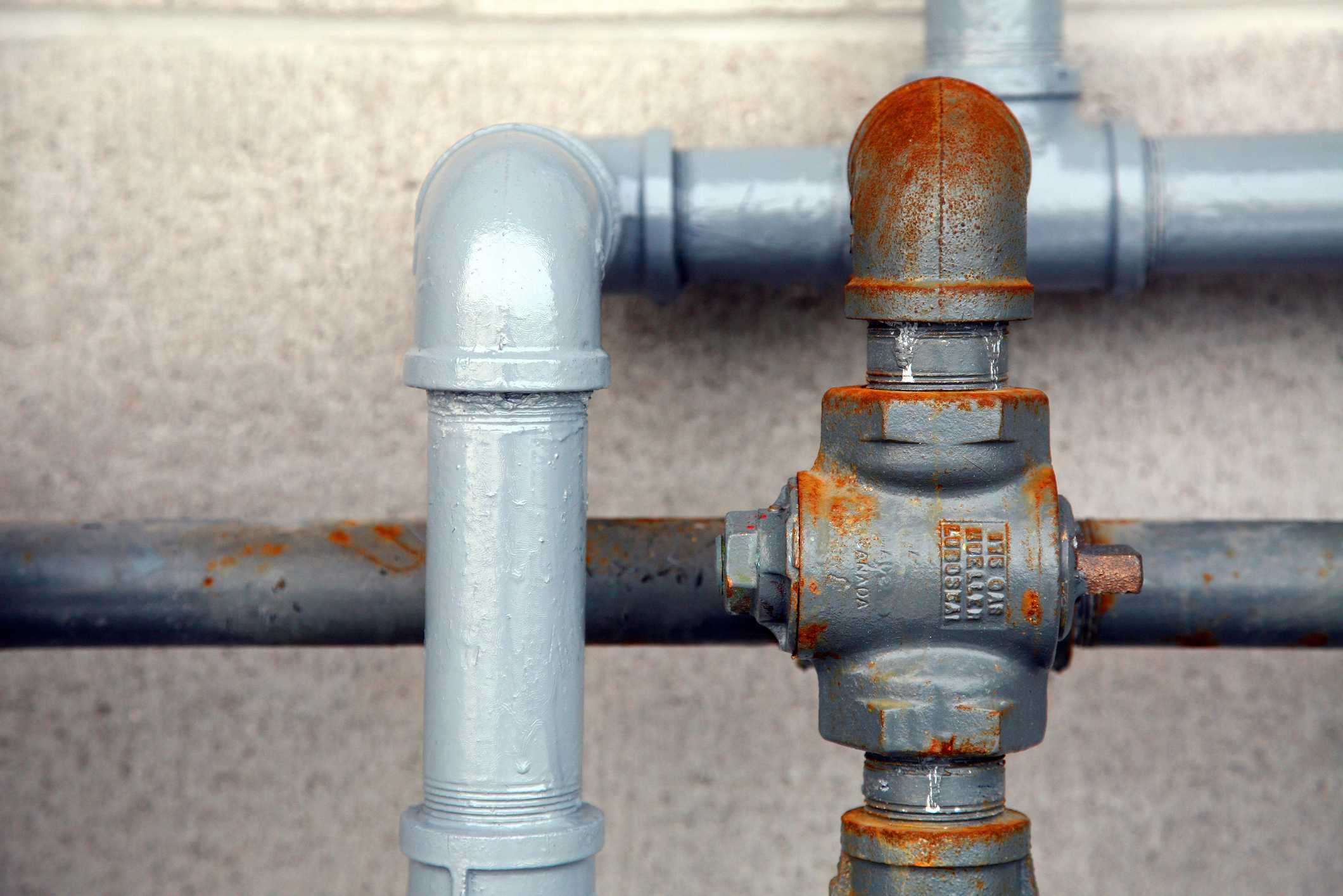 13 причин почему гудят водопроводные трубы в квартире и что делать