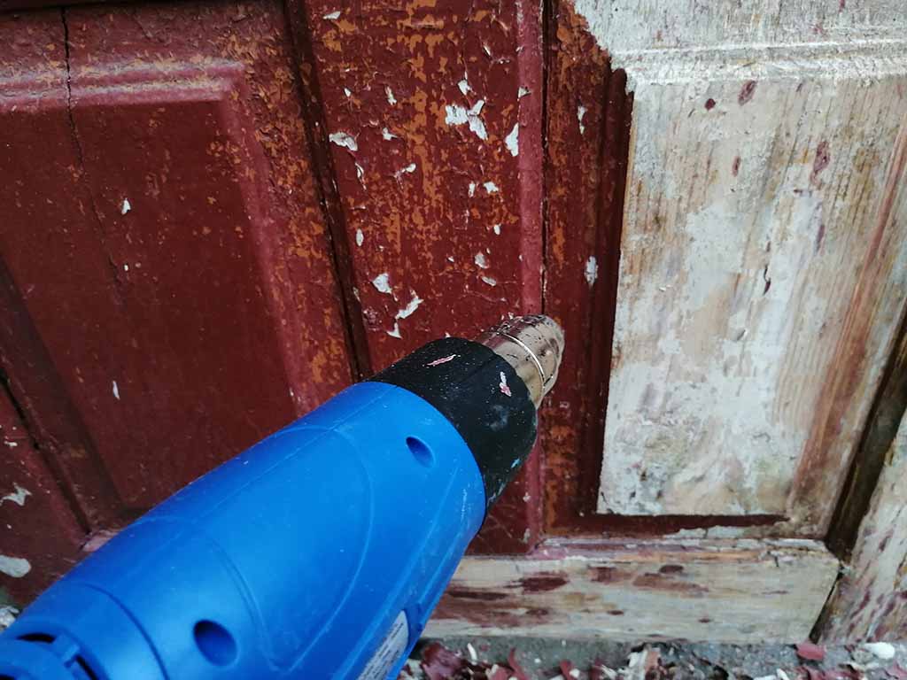 Как снять старую краску с деревянного пола: способы снятия и особенности очистки пола от краски