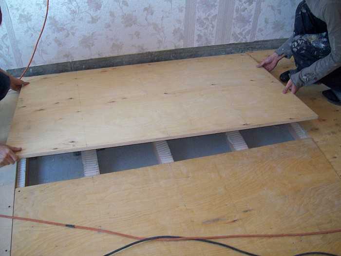 Укладка фанеры на бетонный пол под ламинат или линолеум: как крепить на стяжку, особенности крепления, как постелить положить правильно, как выбрать лист