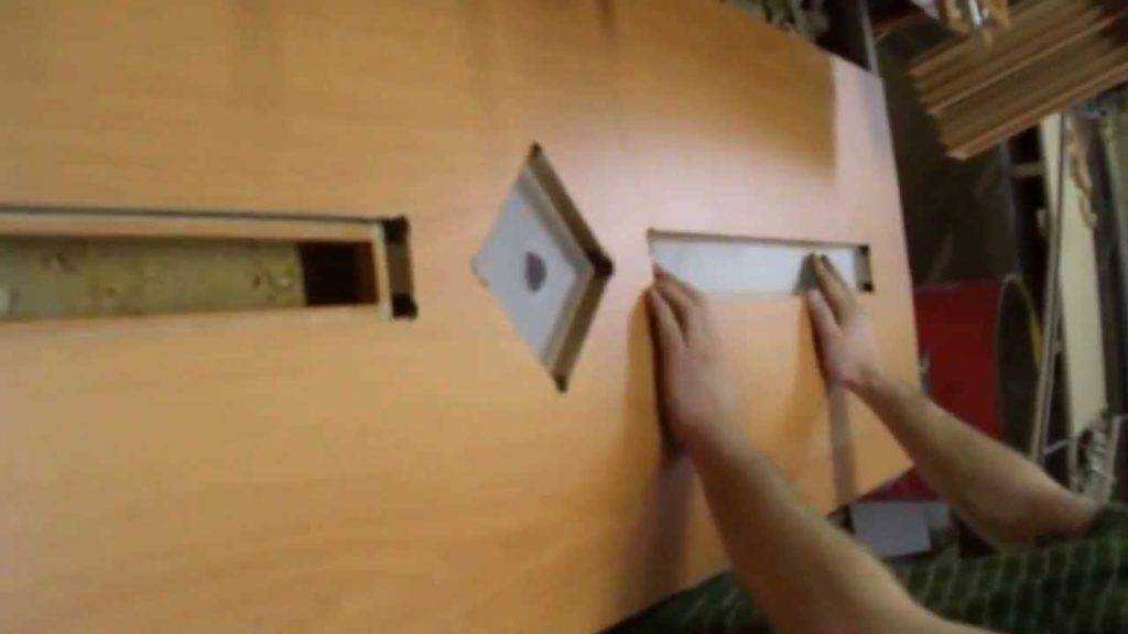 Замена стекла в межкомнатной двери своими руками: фото и видео пошаговая инструкция