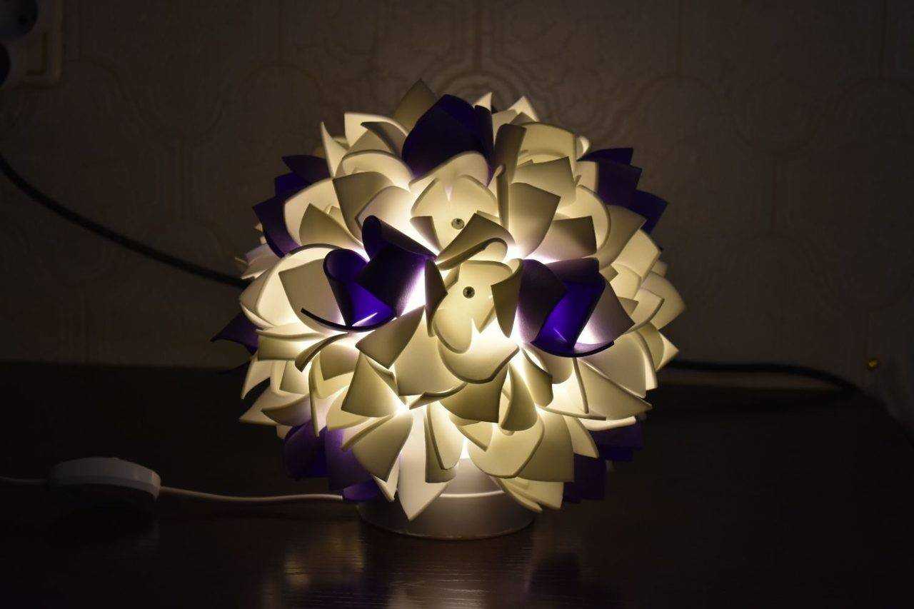 Светильник из изолона (в форме цветка, торшера, ночника или ростовой лампы)