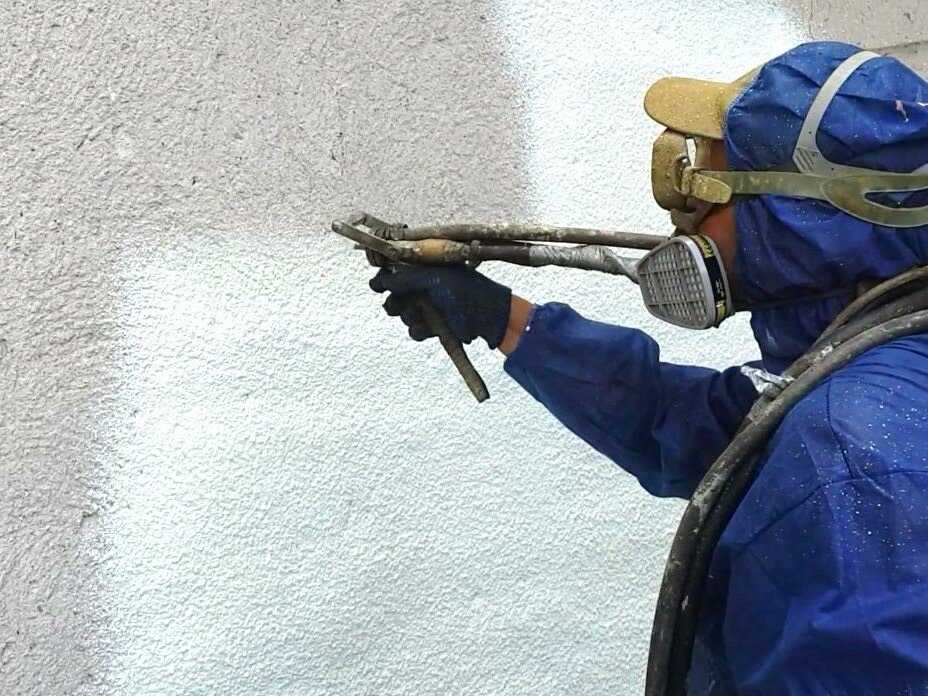 Используется ли монтажная пена из баллона для утепления стен внутри и снаружи дома?